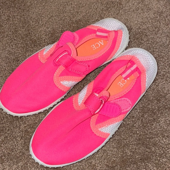 Place Shoes Nwot Water Shoes Poshmark